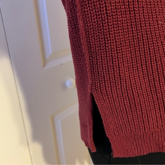 HOLLISTER Burgundy Sweater XS - Picture 3 of 9